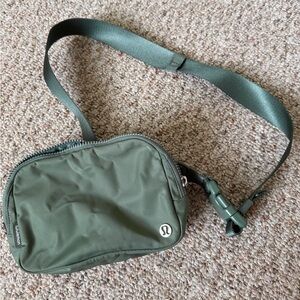 lululemon athletica 2L Sage Belt Bag